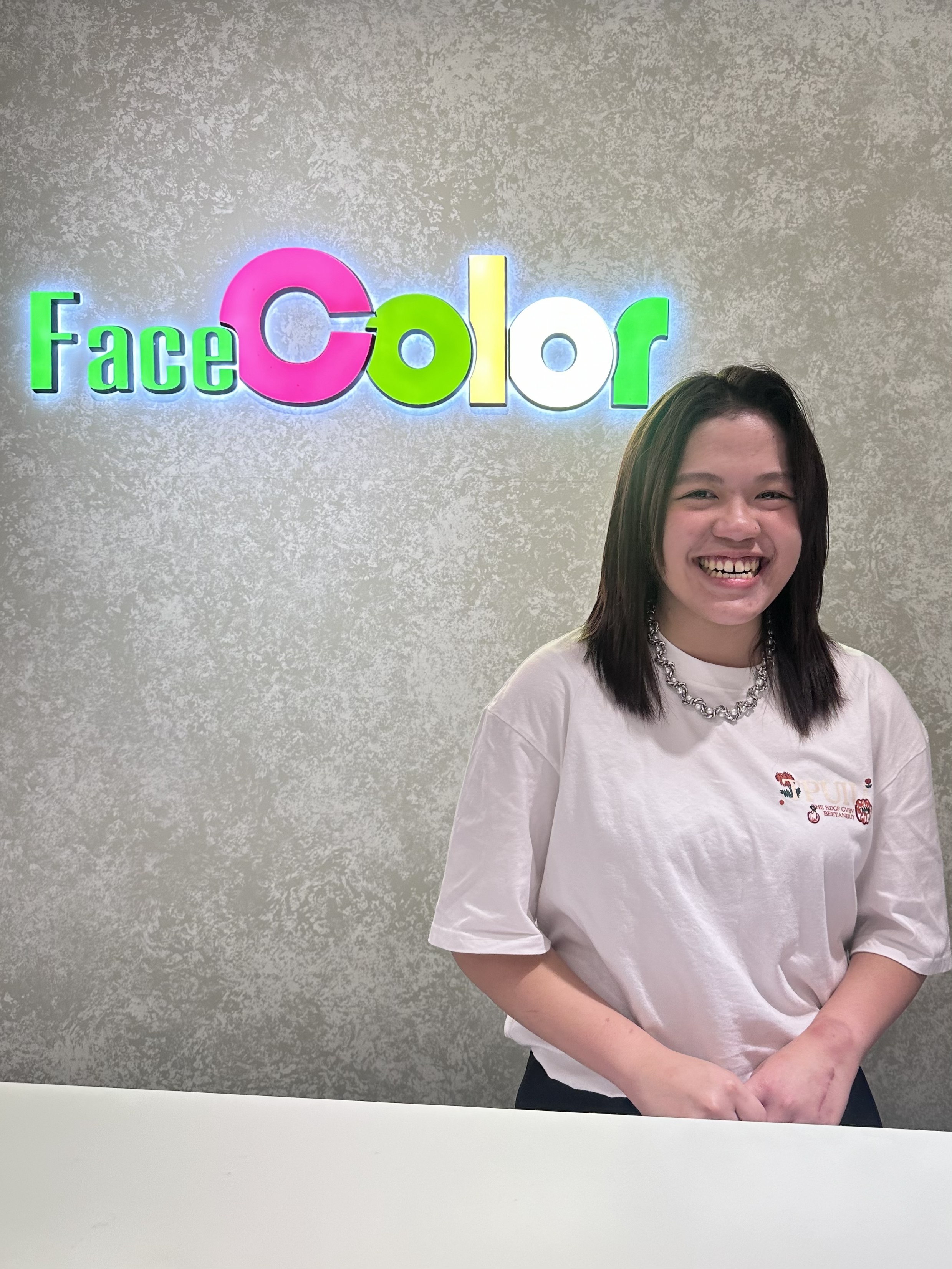 FaceColor 中和站店髮型設計師 Apple 形象照